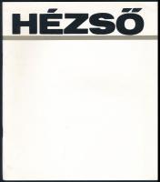 Hézső Ferenc (1938-) festőművész, 3 db katalógus, egyik a művész által dedikált: Műcsarnok Kamara Terem, 1972, Kernács Gabriella (1943-2021) művészettörténész és férje B. Farkas Tamás (1937-2016) filmrendező részére dedikált! + Szeged, Hódmezővásárhely, 1973 + 1987-88, Műcsarnok, Hódmezővásárhely, Szeged. Kiadói papírkötés.