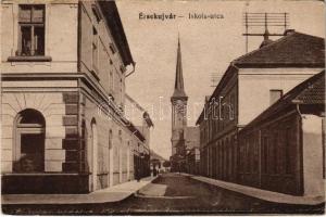 Érsekújvár, Nové Zámky; Iskola utca, templom. Vasúti levelezőlapárusítás 193. / street, church