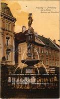 1908 Pozsony, Pressburg, Bratislava; Kút a főtéren, Schiller üzlete / fountain, shops (r)