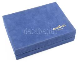 Botticelli Design kétszemélyes porcelán kávés készlet (2-2 db csésze és alj). Matricás, jelzett, hib...