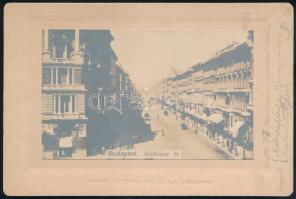 1902 Andrássy út fotó, hátoldalán: levelezőlap fotóval Magyar Automata KRT benyomott jelzéssel