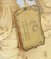 Capodimonte jelzéssel fiú és lány pár szobor, műgyanta(?), sérüléssel, m: 24,5 cm