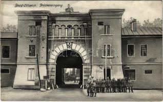 Brest-Litowsk, Brückeneingang / WWI German military, gate with soldiers (EK)