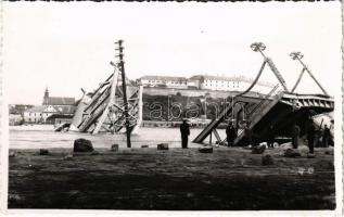 Újvidék, Novi Sad; Pétervárad vára, lerombolt híd / WWI destroyed bridge in front of the castle. photo (fl)