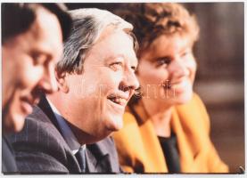 Pozsgay Imre (1933-2016) politikus, az MSZMP (majd az MSZP) tagja, 1 db színes fotó, 12,5x9 cm