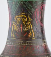 Gazdagon díszített bronz váza pár, címkével jelzett, szép állapotú, m: 29,5 cm