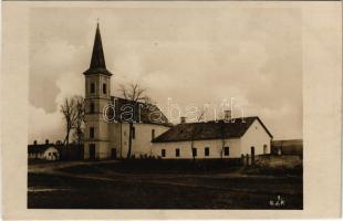 Zsély, Zelovce; Római katolikus templom és plébánia / R. kath. kostol a fara. G. Jilovsky / Catholic church and parish (vágott / cut)