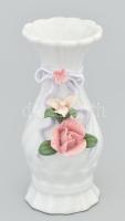 Virágos plasztikával díszített modern váza, jelzés nélkül, hibátlan, m: 13 cm