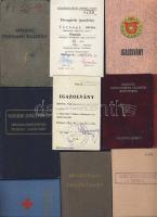 12db különféle régi okmány, mint: Szakszervezeti, törzsgárdai, sportköri, tagsági, forgalmi és más igazolványok