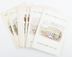 cca 1961-1965 Milano, a Scala operaház 9 db műsorfüzete, egyikben két aláírással