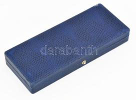 1989 A Magyar-Osztrák határon húzódó vasfüggöny egy darabja, magyar szalaggal, díszobozban, leírássa...