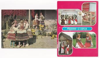 32 db MODERN népviseletes képeslap / 32 modern folklore motive postcards