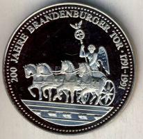 Németország 1991. "200 éves a Brandenburgi Kapu" Ffm emlékérem T:PP