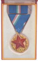 1951. "Közbiztonsági Érem arany fokozata a rendőrség tagjai részére" aranyozott bronz kitüntetés mellszalagon, nem saját tokban T:UNC NMK 551