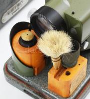 MOM NI B1 teodolit eredeti fém tokkal, kulccsal, jó állapotban 21x20 cm