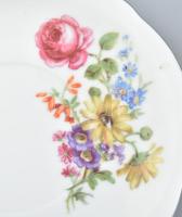 Zsolnay virágmintás, 6 személyes teáskészlet, jelzett, kopásokkal. A képhez képest egy csésze hiánny...