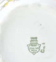 Zsolnay virágmintás, 6 személyes teáskészlet, jelzett, kopásokkal. A képhez képest egy csésze hiánny...