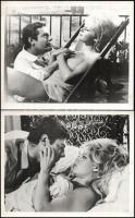 1962 ,,Magánélet című film jelenetei és szereplői (főszereplő Brigitte Bardot), 2 db vintage produkciós filmfotó ezüst zselatinos fotópapíron, a használatból eredő (esetleges) kisebb hibákkal, 20,5x25,5 cm