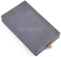 Repülőmodellezés - 1952. Népi repülésért kitüntetés, ezüst fokozat, eredeti dobozában.

Prov.: Hor...