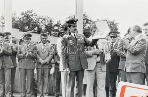 Űrhajózás - 1980. Farkas Bertalan első magyar űrhajóst, parancsnokát, Valerij Kubászovot és másokat ...