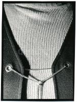 cca 1980 Lajos Tamás ,,Divat" című feliratozott vintage fotóművészeti alkotása, ezüst zselatinos fotópapíron, 22,8x16,8 cm
