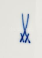 Meissen MALÉV emblémás porcelán készlet, jelzett, hiányos, vegyes méretben, kis kopásokkal. Feltehet...