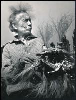 1972 Fejér Gábor (1954) ma már Fotóriporteri Életműdíjas fotóriporter egyik korai, feliratozott vintage fotóművészeti alkotása, ezüst zselatinos fotópapíron, 17,2x23 cm