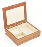 Fa ékszeres doboz, fedelén gobelin díszítéssel, kis kopottsággal, 19x15x5 cm