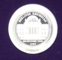 Németország 2004. "Berlini archívum" 12db klf Ag emlékérem híres berlini épületekről, egyenként 20g-os színezüst emlékérem, 2db dekoratív gyűrűs albumba rendezve, ismertetőkkel, térképekkel, tanúsítványokkal T:PP
