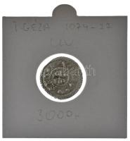 DN I. Géza 1074-1077. Denár mintájára készült Ag utánveret emlékérem "MÉE-Vác" felirattal (18mm) T:UNC