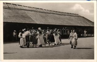 Bugac (Kecskemét), Tánc a csárda előtt, magyar folklór