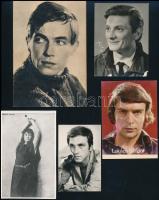 Magyar színészeket ábrázoló 12 db fotó és nyomtatvány, vegyes állapotban, 17x12 cm és 9x5,5 cm közöt...