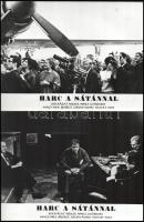 cca 1969 ,,Harc a sátánnal" című szovjet film jelenetei és szereplői, 19 db vintage produkciós ...