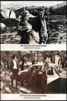 cca 1971 ,,Szenzációvadászok" című olasz film jelenetei és szereplői, 13 db vintage produkciós filmfotó ezüst zselatinos fotópapíron, szinte minden kép elszíneződött kisebb-nagyobb területen, 18x24 cm