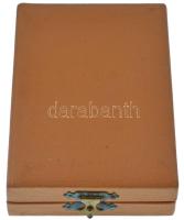 1981. Száz éves a Vöröskereszt kitüntetés, mellszalagon, eredeti díszdobozban T:UNC