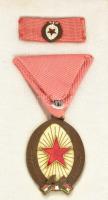 1964. A Munka Érdemrend bronz fokozata, zománcozott bronz kitüntetés mellszalagon, miniatűrrel és szalagsávval, tokban T:AU