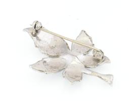 Ezüst(Ag) leveles bross markazittal, jelzett, kőhiánnyal, 4,8×3,2 cm, bruttó: 7,7 g
