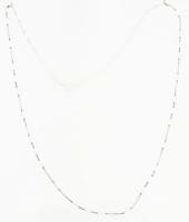 Ezüst(Ag) pálcikás nyaklánc, jelzett, h: 45 cm, nettó: 3,6 g