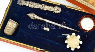 Ezüst (Ag) uti varró készlet, olló nélkül.Litho képpel, doboz sérült 14x7,5 cm