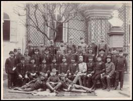 cca 1914 I. világháborús katonák fotója díszes kartonon 30x24 cm