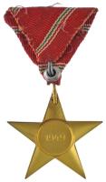 1949. "A Magyar Népköztársasági Érdemérem arany fokozata" aranyozott, zománcozott bronz ki...