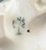 Karl Ens madár figura, jelzett, minimális mázkopással, m: 12,5 cm