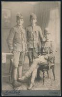 cca 1918 Őszirózsás katonák portréja, keményhátú fotó nagykanizsai Mathea K. műterméből, 16x10 cm