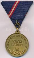 Ausztria 1963. "Katonai Szolgálati érdemérem / Stets Bereit" bronz kitüntetés mellszalagga...