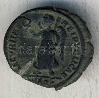Római Császárság VALENS 364-378. Bronzpénz T:3