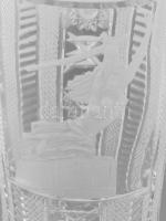 cca 1970 Monumentális ólomkristály padlóváza gazdagon csiszolt díszítéssel, szocreál harcos nő? figu...