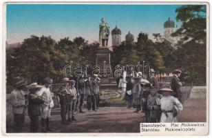 Ivano-Frankivsk, Stanislawów, Stanislau; Plac Mickiewicza / square and statue (EK)