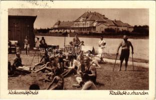 1941 Kakasszékfürdő (Orosháza), Fürdőzők a strandon (EB)