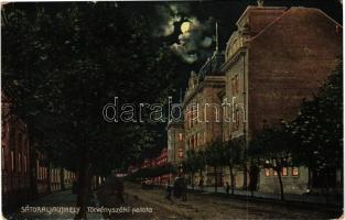 1913 Sátoraljaújhely, Törvényszéki palota éjjel. Szabó Pál kiadása (EK)