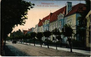 1925 Balassagyarmat, M. kir. állami polgári leányiskola (gyűrődés / crease)